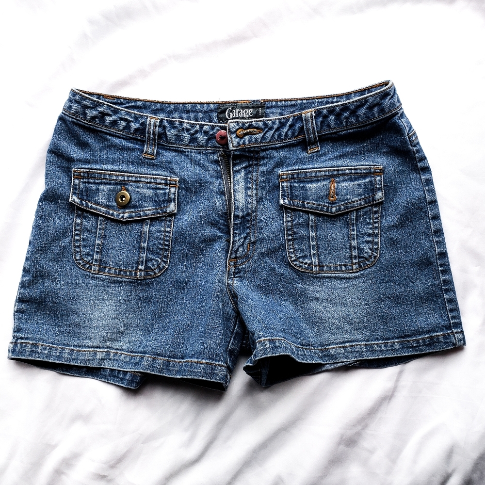 2/$15 Vintage Y2K Garage Jean Shorts